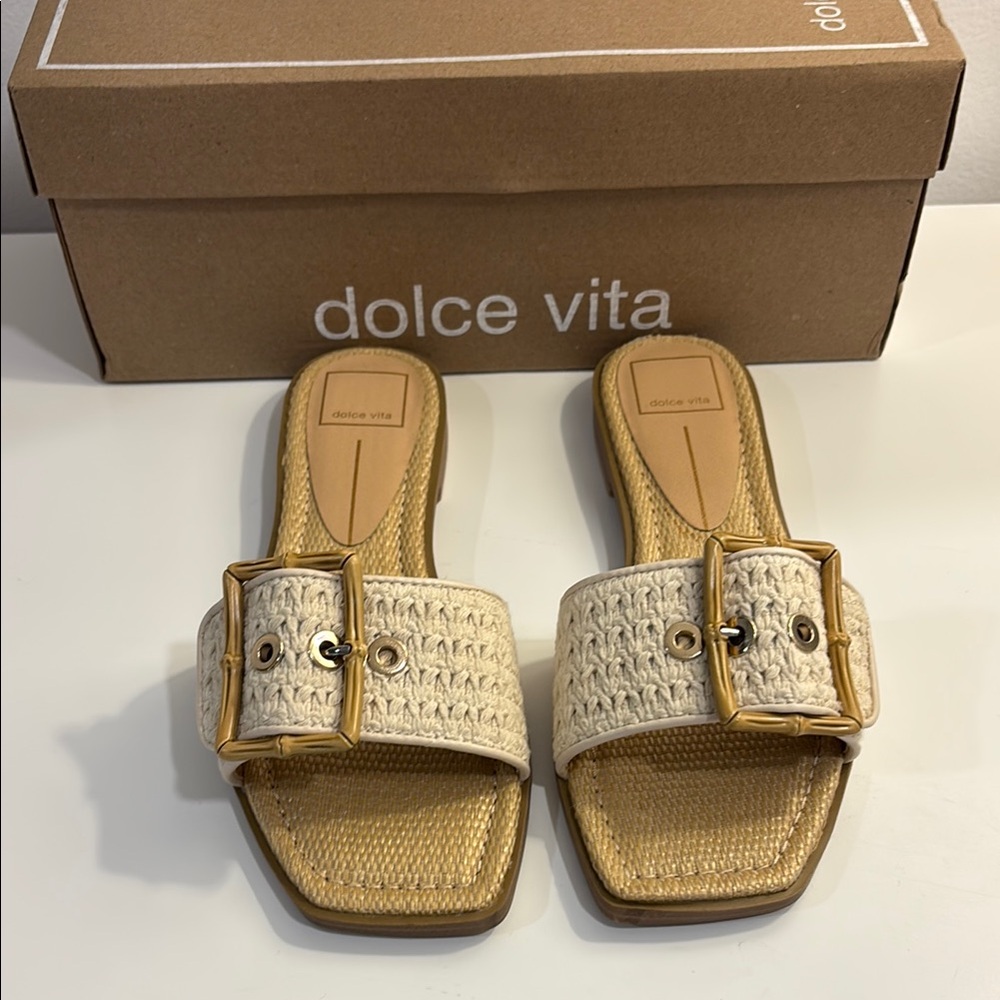 Dolce Vita Women's Tan Buckle Slide Ilexa Sandals - NWT Size 7.5